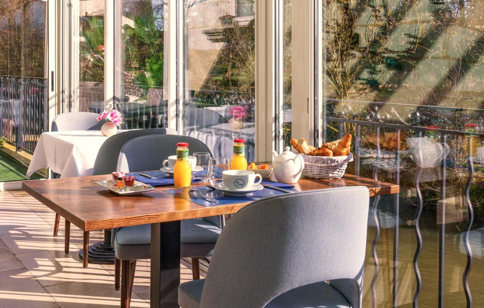 The Originals Boutique, Hotel Le George , لوش المظهر الخارجي الصورة