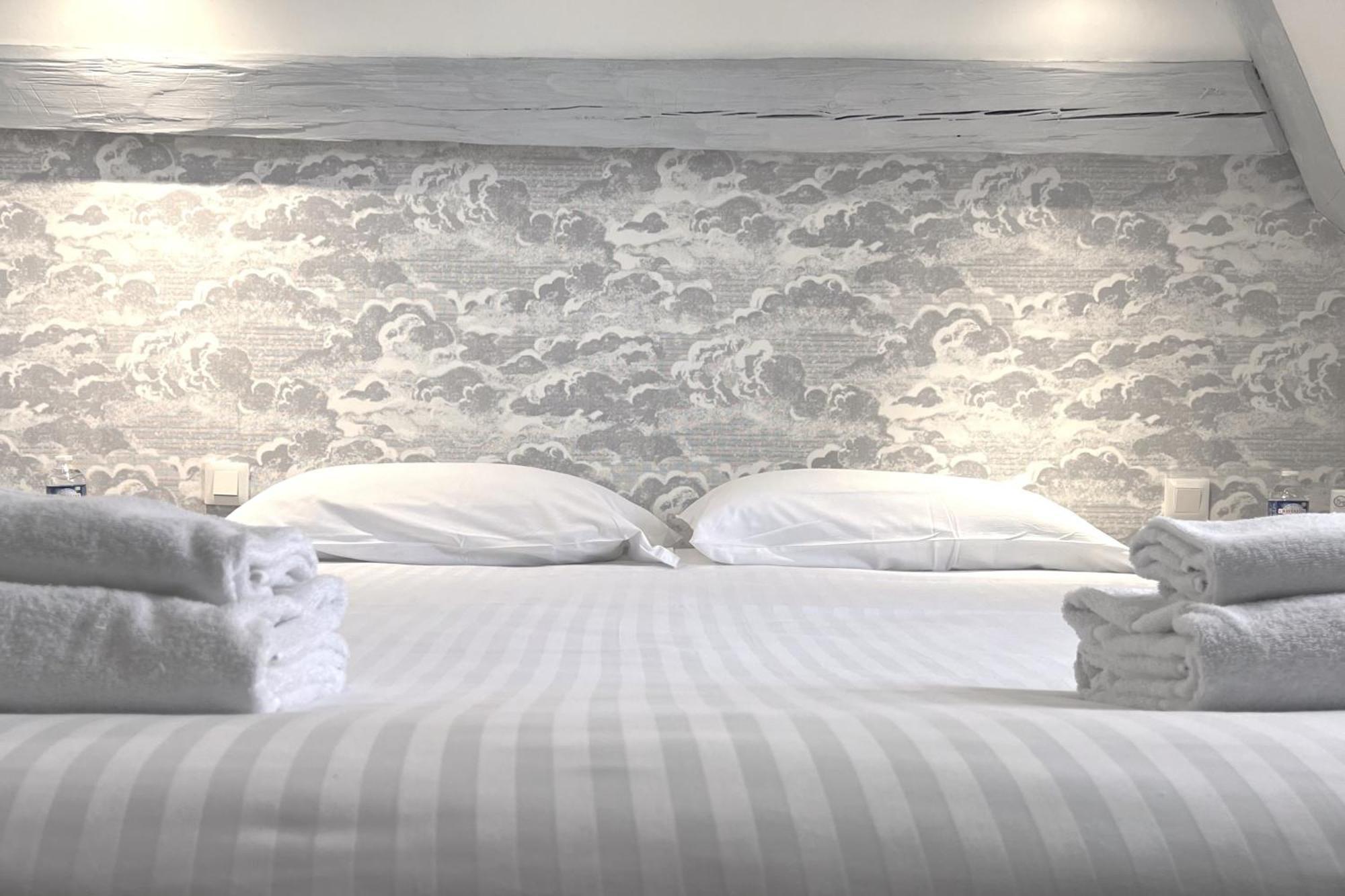 The Originals Boutique, Hotel Le George , لوش المظهر الخارجي الصورة