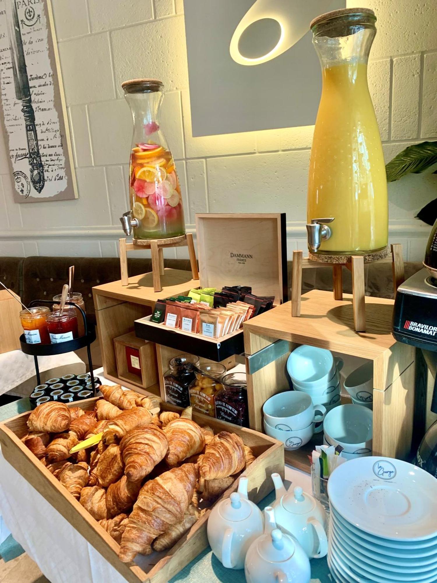 The Originals Boutique, Hotel Le George , لوش المظهر الخارجي الصورة
