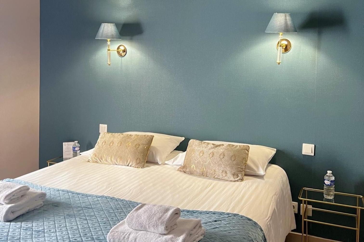 The Originals Boutique, Hotel Le George , لوش المظهر الخارجي الصورة