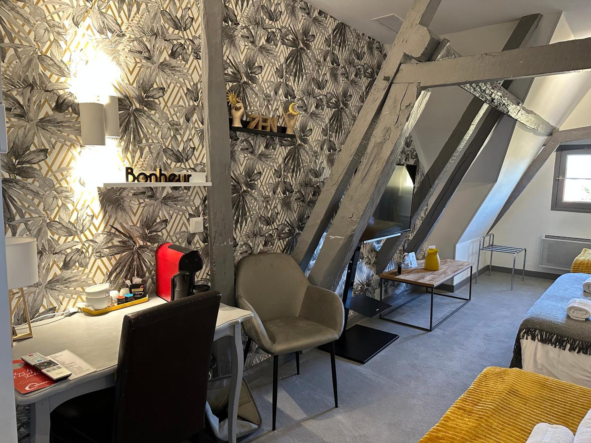 The Originals Boutique, Hotel Le George , لوش المظهر الخارجي الصورة