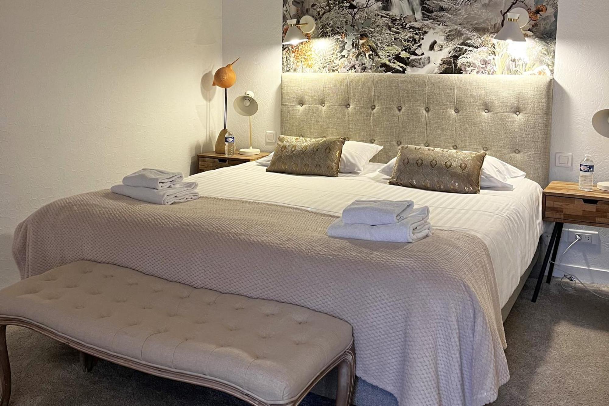 The Originals Boutique, Hotel Le George , لوش المظهر الخارجي الصورة